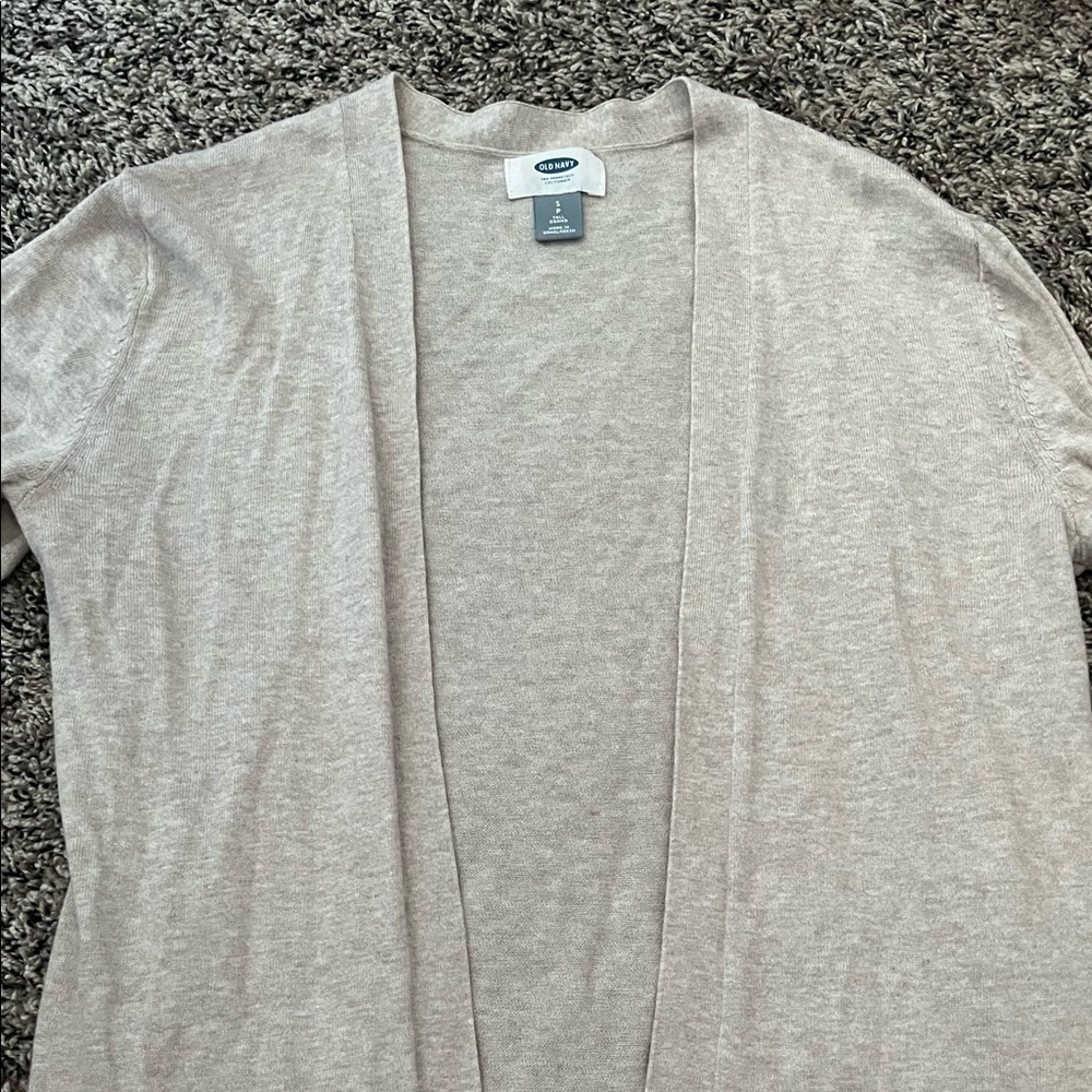 Old navy cream sweater. Size small